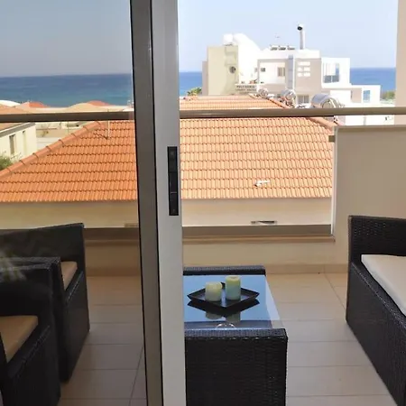 Aphrodite Sea View דירה *