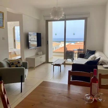 Aphrodite Sea View דירה *